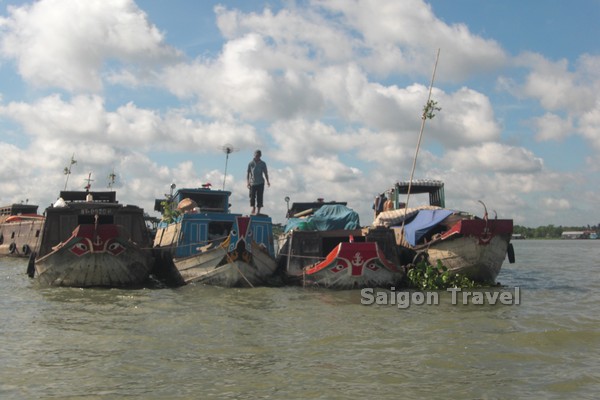 mekong delta day tour, cai be floating market day tour, vinh long day tour